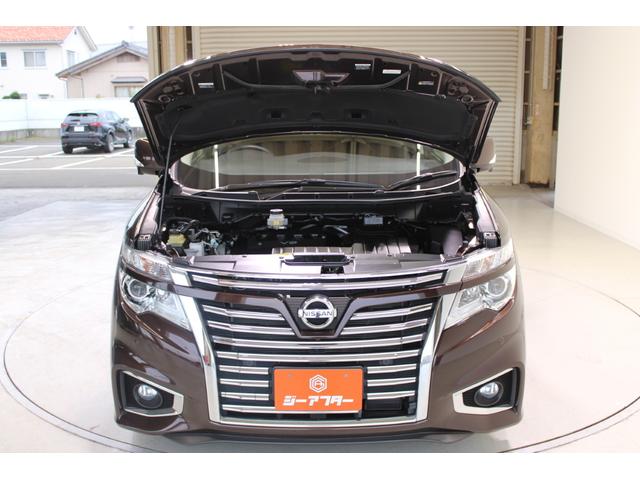 エルグランド ３５０ハイウェイスタープレミアム　純正ナビ／全周囲カメラ／温熱黒革シート／後席モニター／両側電動／電動リアゲート／デジタルインナーミラー／レーダークルーズコントロール／純正１８インチアルミホイール／ＬＥＤヘッドランプ／（75枚目）