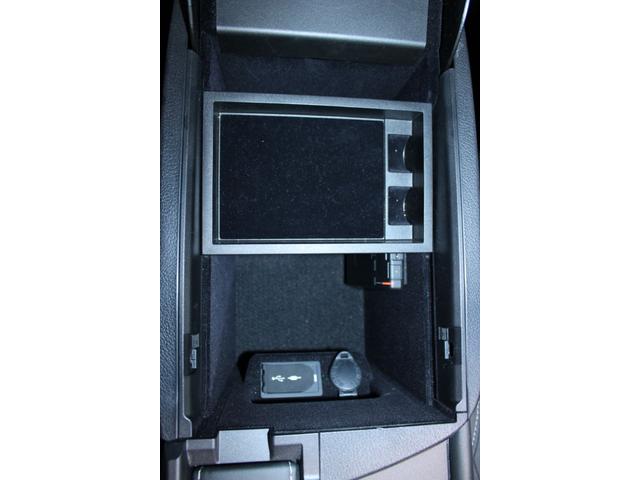 ＮＸ ＮＸ３００ｈ　Ｉパッケージ　純正ナビゲーションシステム地デジ／全周囲カメラ／温熱黒革シート／電動リアゲート／３眼ＬＥＤヘッドライト／ステアリングヒーター／パドルシフト／ＨＵＤ／ＢＳＭ／ＥＴＣ２．０／メモリー付きパワーシート（70枚目）