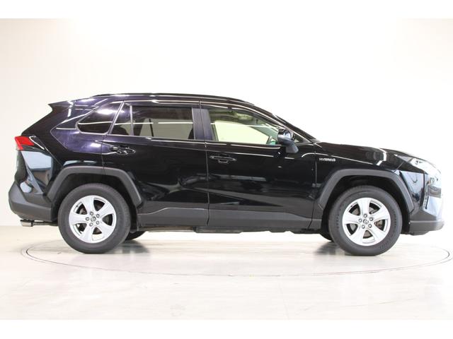ＲＡＶ４ ハイブリッドＸ　サンルーフ／純正９インチナビ／地デジ／バックカメラ／レーダークルーズコントロール／ＬＥＤヘッドライト／フロントフォグライト／衝突軽減ブレーキ／純正１７インチＡＷ／ＥＴＣ／障害物センサー／電動格納ミラー（14枚目）
