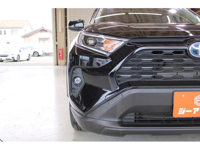 ＲＡＶ４ ハイブリッドＸ　サンルーフ／純正９インチナビ／地デジ／バックカメラ／レーダークルーズコントロール／ＬＥＤヘッドライト／フロントフォグライト／衝突軽減ブレーキ／純正１７インチＡＷ／ＥＴＣ／障害物センサー／電動格納ミラー（17枚目）