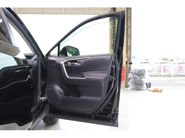 ＲＡＶ４ ハイブリッドＸ　サンルーフ／純正９インチナビ／地デジ／バックカメラ／レーダークルーズコントロール／ＬＥＤヘッドライト／フロントフォグライト／衝突軽減ブレーキ／純正１７インチＡＷ／ＥＴＣ／障害物センサー／電動格納ミラー（27枚目）