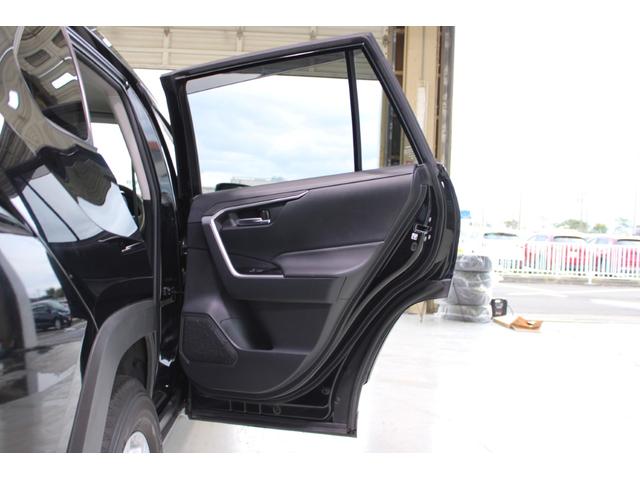 ＲＡＶ４ ハイブリッドＸ　サンルーフ／純正９インチナビ／地デジ／バックカメラ／レーダークルーズコントロール／ＬＥＤヘッドライト／フロントフォグライト／衝突軽減ブレーキ／純正１７インチＡＷ／ＥＴＣ／障害物センサー／電動格納ミラー（28枚目）