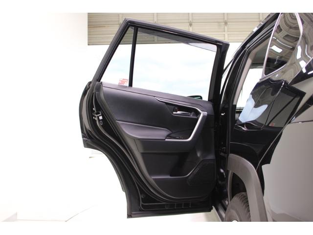 ＲＡＶ４ ハイブリッドＸ　サンルーフ／純正９インチナビ／地デジ／バックカメラ／レーダークルーズコントロール／ＬＥＤヘッドライト／フロントフォグライト／衝突軽減ブレーキ／純正１７インチＡＷ／ＥＴＣ／障害物センサー／電動格納ミラー（32枚目）