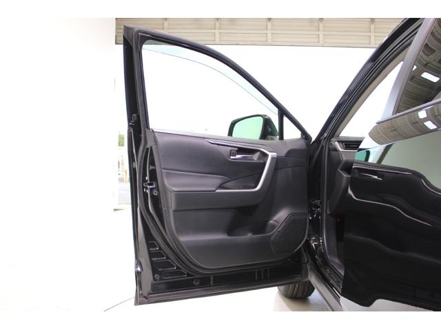 ＲＡＶ４ ハイブリッドＸ　サンルーフ／純正９インチナビ／地デジ／バックカメラ／レーダークルーズコントロール／ＬＥＤヘッドライト／フロントフォグライト／衝突軽減ブレーキ／純正１７インチＡＷ／ＥＴＣ／障害物センサー／電動格納ミラー（33枚目）