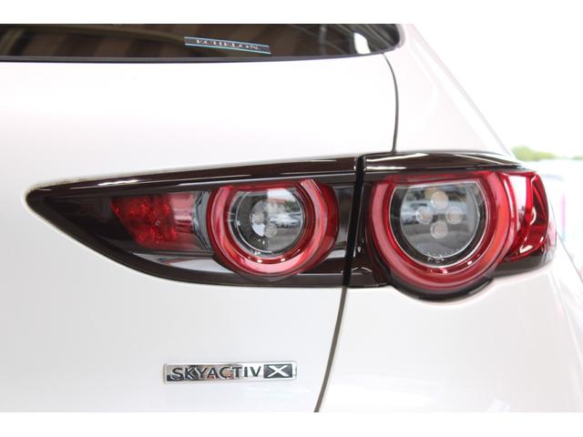 ＭＡＺＤＡ３ファストバック Ｘバーガンディ　セレクション　ＢＯＳＥサウンド／純正ナビ／地デジ／全周囲カメラ／温熱赤革シート／パドルシフト／レーダークルーズコントロール／ステアリングヒーター／ＢＳＭ／ＨＤＭＩ／ＵＳＢ接続／（19枚目）