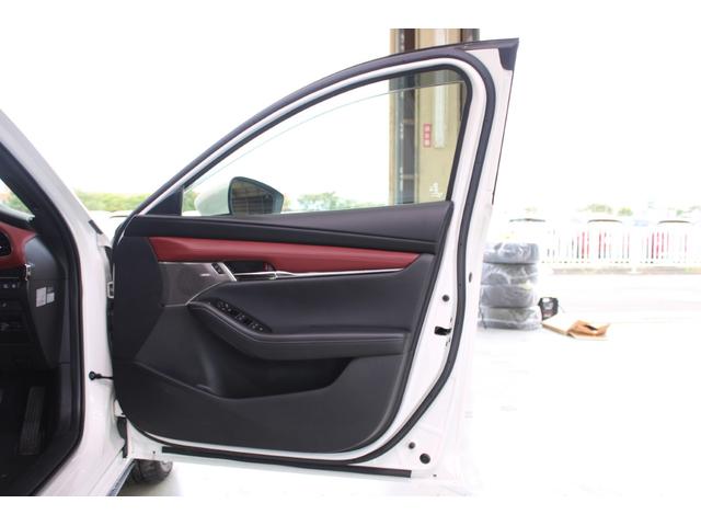 ＭＡＺＤＡ３ファストバック Ｘバーガンディ　セレクション　ＢＯＳＥサウンド／純正ナビ／地デジ／全周囲カメラ／温熱赤革シート／パドルシフト／レーダークルーズコントロール／ステアリングヒーター／ＢＳＭ／ＨＤＭＩ／ＵＳＢ接続／（27枚目）