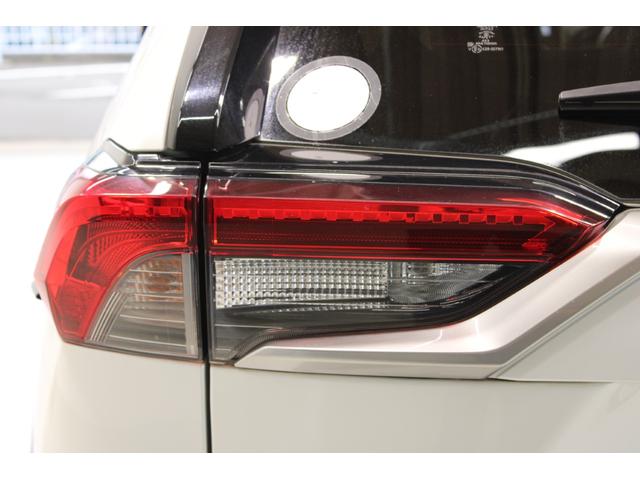 ＲＡＶ４ ハイブリッドＧ　モデリスタエアロ／純正９インチナビ／地デジ／バックカメラ／温熱白革シート／ステアリングヒーター／電動リアゲート／レーダークルーズコントロール／デジタルインナーミラー／ＥＴＣ２．０／パワーシート／ＬＥＤ（20枚目）