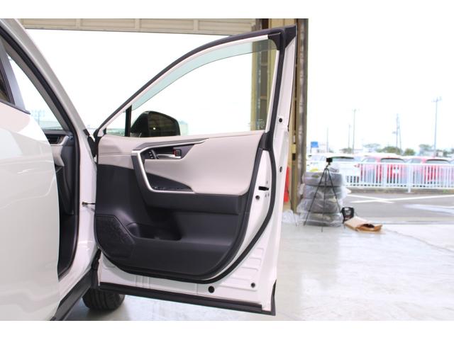 ＲＡＶ４ ハイブリッドＧ　モデリスタエアロ／純正９インチナビ／地デジ／バックカメラ／温熱白革シート／ステアリングヒーター／電動リアゲート／レーダークルーズコントロール／デジタルインナーミラー／ＥＴＣ２．０／パワーシート／ＬＥＤ（27枚目）