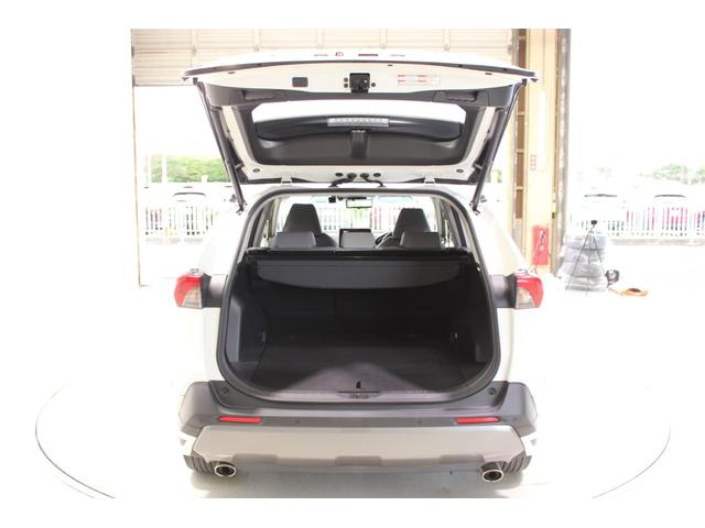 ＲＡＶ４ ハイブリッドＧ　モデリスタエアロ／純正９インチナビ／地デジ／バックカメラ／温熱白革シート／ステアリングヒーター／電動リアゲート／レーダークルーズコントロール／デジタルインナーミラー／ＥＴＣ２．０／パワーシート／ＬＥＤ（29枚目）