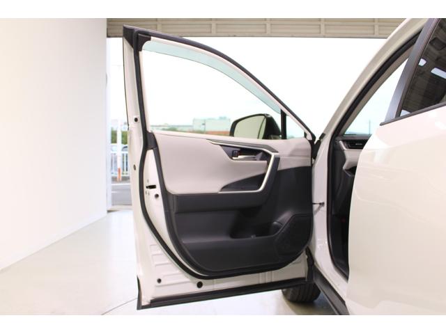 ＲＡＶ４ ハイブリッドＧ　モデリスタエアロ／純正９インチナビ／地デジ／バックカメラ／温熱白革シート／ステアリングヒーター／電動リアゲート／レーダークルーズコントロール／デジタルインナーミラー／ＥＴＣ２．０／パワーシート／ＬＥＤ（34枚目）