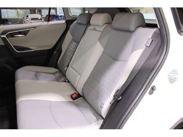 ＲＡＶ４ ハイブリッドＧ　モデリスタエアロ／純正９インチナビ／地デジ／バックカメラ／温熱白革シート／ステアリングヒーター／電動リアゲート／レーダークルーズコントロール／デジタルインナーミラー／ＥＴＣ２．０／パワーシート／ＬＥＤ（40枚目）