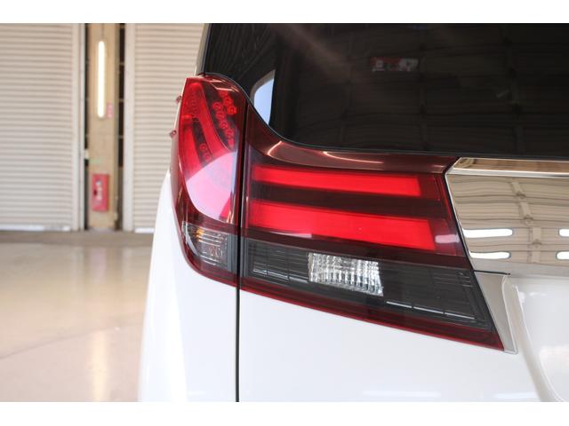 アルファード 2.5S 禁煙車 4WD 後席モニター 純正9型ナビ フルセグTV バックカメラ 電動スライドドア 7人乗り LEDヘッドライト ビルトインETC マニュアルモード付きAT アイドリングストップ(22枚目)