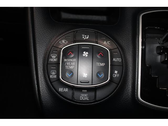 ノア Ｘ　禁煙車　４ＷＤ　両側電動スライドドア　レーダ－クル－ズコントロ－ル　ＬＥＤヘッドライト　ビルトインＥＴＣ　ＭＴモード付きＡＴ　衝突軽減ブレーキ　アイドリングストップ　スマートキー　電動格納式ミラー（2枚目）