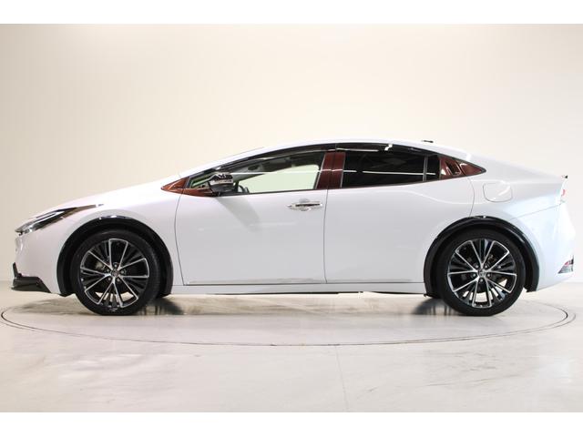プリウス Z 禁煙車 4WD GRパフォーマンスPKG パノラマルーフ 12.3インチ純正ナビ 全周囲カメラ フルセグTV 温冷黒革シート パワーシート レーダークルーズコントロール 電動Rゲート ETC2.0(10枚目)