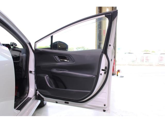 プリウス Z 禁煙車 4WD GRパフォーマンスPKG パノラマルーフ 12.3インチ純正ナビ 全周囲カメラ フルセグTV 温冷黒革シート パワーシート レーダークルーズコントロール 電動Rゲート ETC2.0(27枚目)