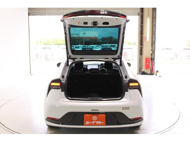 プリウス Z 禁煙車 4WD GRパフォーマンスPKG パノラマルーフ 12.3インチ純正ナビ 全周囲カメラ フルセグTV 温冷黒革シート パワーシート レーダークルーズコントロール 電動Rゲート ETC2.0(29枚目)