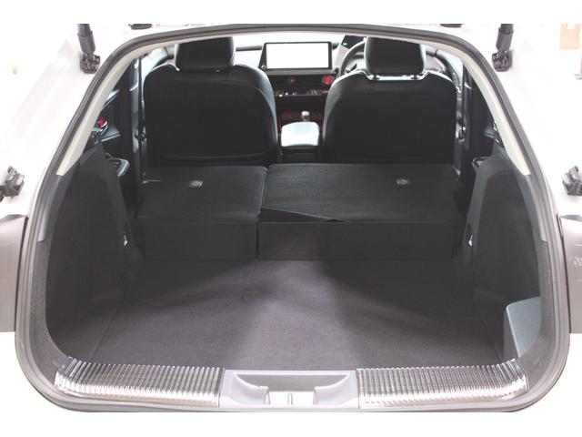 プリウス Z 禁煙車 4WD GRパフォーマンスPKG パノラマルーフ 12.3インチ純正ナビ 全周囲カメラ フルセグTV 温冷黒革シート パワーシート レーダークルーズコントロール 電動Rゲート ETC2.0(31枚目)