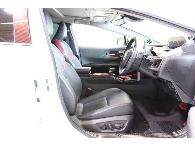プリウス Z 禁煙車 4WD GRパフォーマンスPKG パノラマルーフ 12.3インチ純正ナビ 全周囲カメラ フルセグTV 温冷黒革シート パワーシート レーダークルーズコントロール 電動Rゲート ETC2.0(35枚目)