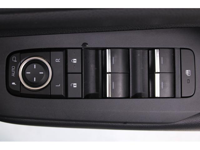 プリウス Z 禁煙車 4WD GRパフォーマンスPKG パノラマルーフ 12.3インチ純正ナビ 全周囲カメラ フルセグTV 温冷黒革シート パワーシート レーダークルーズコントロール 電動Rゲート ETC2.0(53枚目)