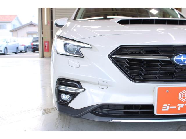 レヴォーグ ＳＴＩスポーツ　ＥＸ　禁煙車　アイサイトＸテクノロジー　純正１１．６インチナビ　フロントサイドバックカメラ　フルセグＴＶ　レーダークルーズコントロール　衝突軽減ブレーキ　温熱赤黒革シート　メモリー付きパワーシート　ＬＥＤ（17枚目）