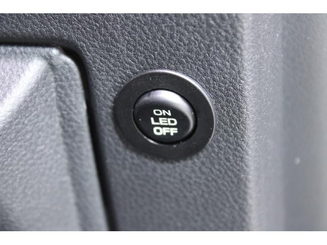 レヴォーグ ＳＴＩスポーツ　ＥＸ　禁煙車　アイサイトＸテクノロジー　純正１１．６インチナビ　フロントサイドバックカメラ　フルセグＴＶ　レーダークルーズコントロール　衝突軽減ブレーキ　温熱赤黒革シート　メモリー付きパワーシート　ＬＥＤ（58枚目）