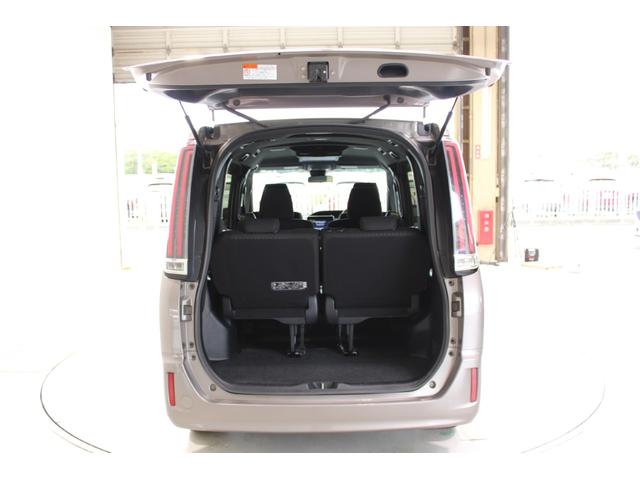 ノア Ｇ　ワンオーナー　禁煙車　純正９インチナビ（ナビ確認中）　純正後席モニター　バックカメラ　フルセグＴＶ　両側電動スライドドア　オートクルーズコントロール　ＥＴＣ　オートハイビーム　レーンキープ（30枚目）