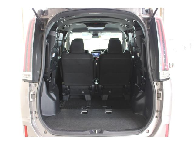 ノア Ｇ　ワンオーナー　禁煙車　純正９インチナビ（ナビ確認中）　純正後席モニター　バックカメラ　フルセグＴＶ　両側電動スライドドア　オートクルーズコントロール　ＥＴＣ　オートハイビーム　レーンキープ（32枚目）