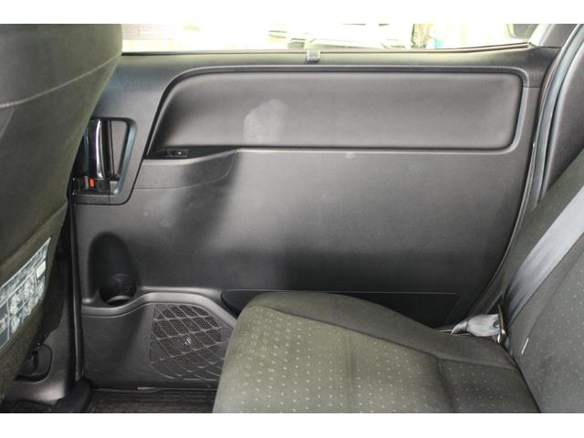 ノア Ｇ　ワンオーナー　禁煙車　純正９インチナビ（ナビ確認中）　純正後席モニター　バックカメラ　フルセグＴＶ　両側電動スライドドア　オートクルーズコントロール　ＥＴＣ　オートハイビーム　レーンキープ（33枚目）