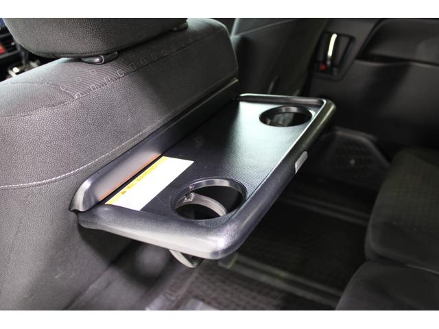 ノア Ｇ　ワンオーナー　禁煙車　純正９インチナビ（ナビ確認中）　純正後席モニター　バックカメラ　フルセグＴＶ　両側電動スライドドア　オートクルーズコントロール　ＥＴＣ　オートハイビーム　レーンキープ（50枚目）