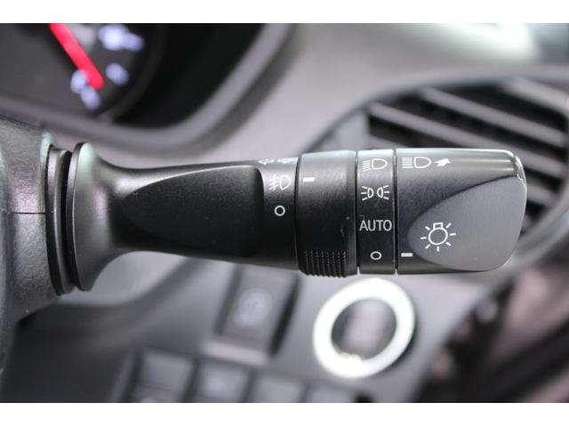 ノア Ｇ　ワンオーナー　禁煙車　純正９インチナビ（ナビ確認中）　純正後席モニター　バックカメラ　フルセグＴＶ　両側電動スライドドア　オートクルーズコントロール　ＥＴＣ　オートハイビーム　レーンキープ（52枚目）