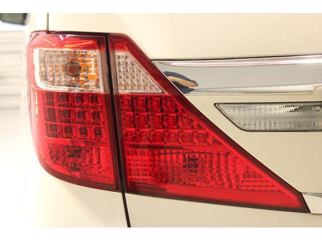 アルファードハイブリッド X 禁煙車 純正8型ナビ フルセグTV 両側電動スライドドア ビルトインETC オートクルーズコントロール  CDプレイヤー 木目調ステアリングホイール バックカメラ 電動格納ミラー クリアランスソナー(21枚目)