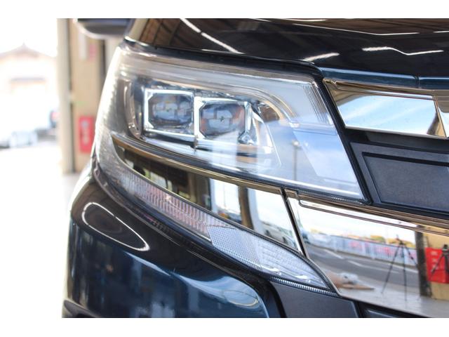 ノア Si ダブルバイビーII 禁煙車 純正10インチナビ 純正12.1インチ後席モニター バックカメラ クルーズコントロール ファブリックコンビシート 両側電動スライドドア 衝突軽減ブレーキ LEDヘッドライト(20枚目)