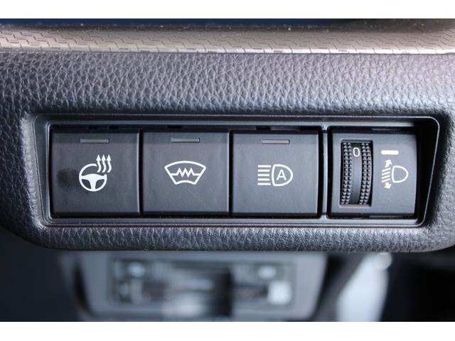 プリウス Ｕ　禁煙車　モデリスタエアロ　シグネチャーイルミ　純正８型ディスプレイ　全周囲カメラ　フルセグＴＶ　トヨタセーフティセンス　ブラインドスポットモニター　前席シートヒーター　ステアリングヒーター（6枚目）