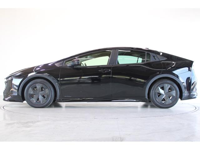 プリウス Ｕ　禁煙車　モデリスタエアロ　シグネチャーイルミ　純正８型ディスプレイ　全周囲カメラ　フルセグＴＶ　トヨタセーフティセンス　ブラインドスポットモニター　前席シートヒーター　ステアリングヒーター（10枚目）