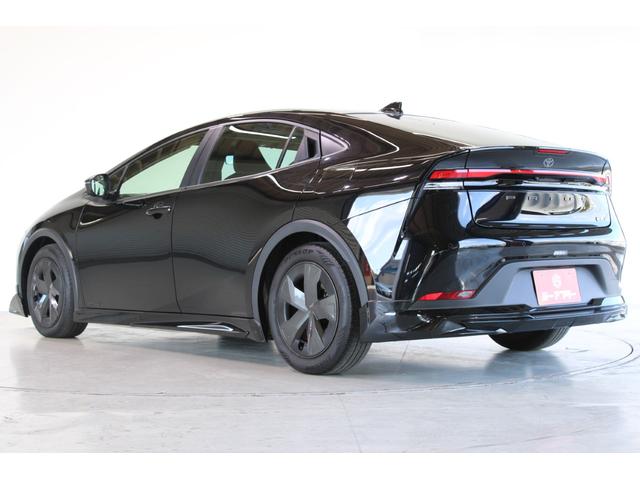プリウス Ｕ　禁煙車　モデリスタエアロ　シグネチャーイルミ　純正８型ディスプレイ　全周囲カメラ　フルセグＴＶ　トヨタセーフティセンス　ブラインドスポットモニター　前席シートヒーター　ステアリングヒーター（11枚目）