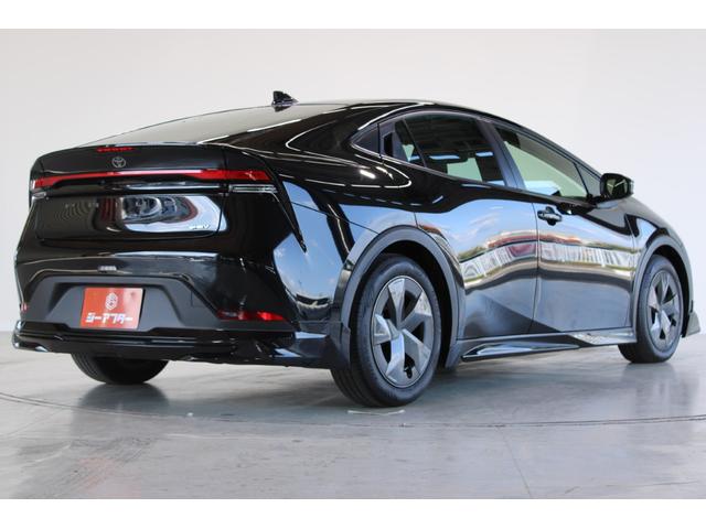 プリウス Ｕ　禁煙車　モデリスタエアロ　シグネチャーイルミ　純正８型ディスプレイ　全周囲カメラ　フルセグＴＶ　トヨタセーフティセンス　ブラインドスポットモニター　前席シートヒーター　ステアリングヒーター（13枚目）