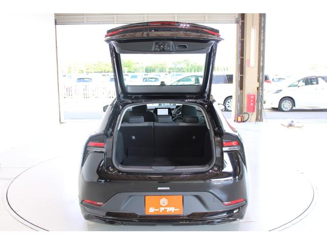 プリウス Ｕ　禁煙車　モデリスタエアロ　シグネチャーイルミ　純正８型ディスプレイ　全周囲カメラ　フルセグＴＶ　トヨタセーフティセンス　ブラインドスポットモニター　前席シートヒーター　ステアリングヒーター（29枚目）