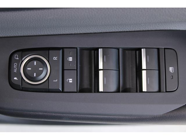 プリウス Ｕ　禁煙車　モデリスタエアロ　シグネチャーイルミ　純正８型ディスプレイ　全周囲カメラ　フルセグＴＶ　トヨタセーフティセンス　ブラインドスポットモニター　前席シートヒーター　ステアリングヒーター（51枚目）