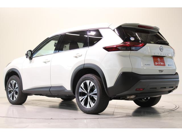 エクストレイル X e-4ORCE 禁煙車 ワンオーナー 純正9インチディスプレイオーディオ バックカメラ プロパイロット ステアリングヒーター 前席シートヒーター 電動リアゲート 純正18インチアルミホイール 運転席パワーシート(11枚目)