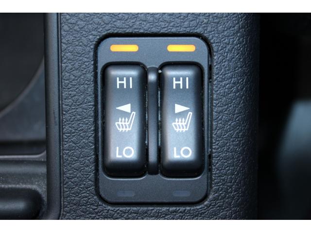 大好評のボディコーティング「ハイモースコート」もご納車までに施工可能。雨染みや線傷など中古車だからと諦めていませんか？ピカピカの状態でお乗り出しいただけます。