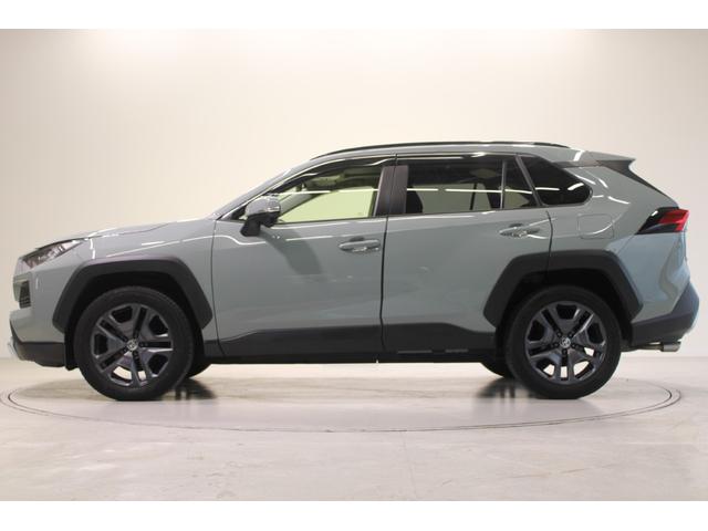 RAV4 アドベンチャー ユーザー買取車 パノラマムーンルーフ 禁煙車 純正10.5インチディスプレイ フルセグTV バックカメラ 合皮スポーティシート シートヒーター シートベンチレーション トヨタセーフティセンス ETC(11枚目)
