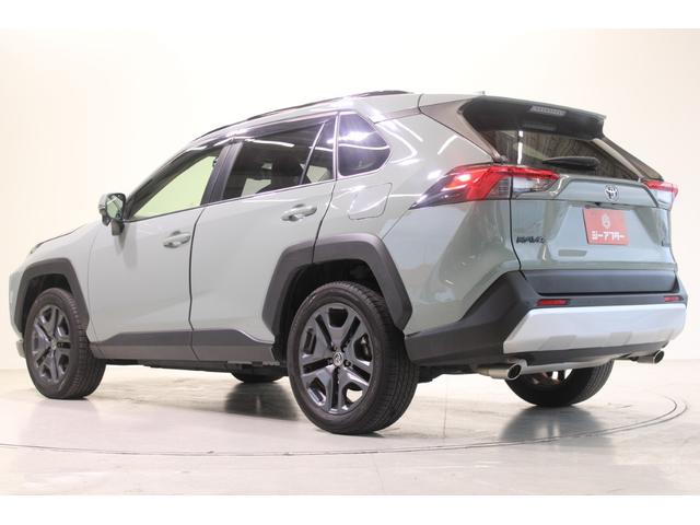 RAV4 アドベンチャー ユーザー買取車 パノラマムーンルーフ 禁煙車 純正10.5インチディスプレイ フルセグTV バックカメラ 合皮スポーティシート シートヒーター シートベンチレーション トヨタセーフティセンス ETC(12枚目)