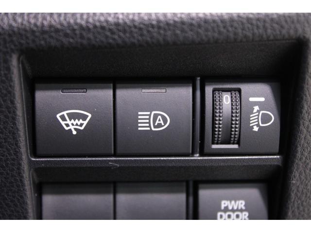 ノア S-Z 禁煙車 純正8インチディスプレイオーディオ バックカメラ トヨタセーフティーセンス フルセグTV 両側電動スライドドア ハーフレザーシート シートヒーター LEDヘッドライト ETC オートハイビーム(4枚目)