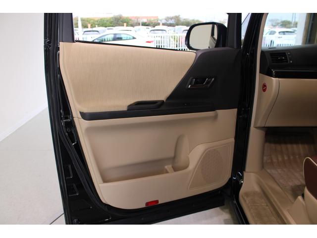 アルファードハイブリッド Ｘ　禁煙車　純正９型ナビ　フルセグＴＶ　バックカメラ　両側電動スライドドア　アクセサリーコンセント（ＡＣ１００Ｖ／１５００Ｗ／コンセント）　パノラマビューモニター　クルーズコントロールシステム（45枚目）