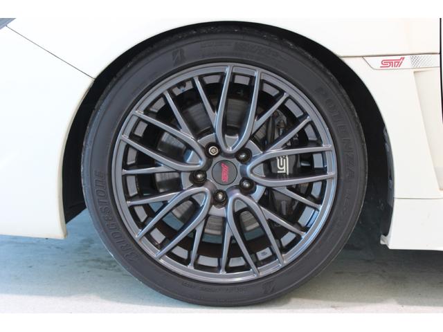 WRX STI STI ワンオーナー 禁煙車 オプションリアスポイラー 6速MT 純正ナビ フルセグTV バックカメラ ハーフレザーシート STI18インチアルミホイール LEDヘッドライト ETC フロントフォグライト(26枚目)