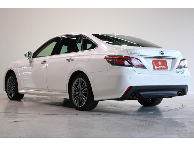 クラウンハイブリッド Ｇ－エグゼクティブ　Ｆｏｕｒ　純正８インチナビ　全周囲カメラ　フルセグＴＶ　禁煙車　温冷黒革シート　メモリー付きパワーシート　ステアリングヒーター　純正１８インチアルミホイール　ブラインドスポットモニター　レーダークルーズ（11枚目）