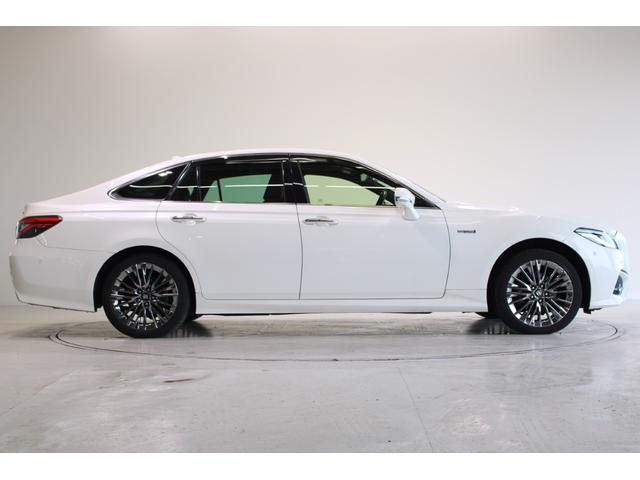 クラウンハイブリッド Ｇ－エグゼクティブ　Ｆｏｕｒ　純正８インチナビ　全周囲カメラ　フルセグＴＶ　禁煙車　温冷黒革シート　メモリー付きパワーシート　ステアリングヒーター　純正１８インチアルミホイール　ブラインドスポットモニター　レーダークルーズ（14枚目）