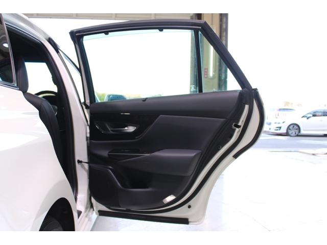 クラウンハイブリッド Ｇ－エグゼクティブ　Ｆｏｕｒ　純正８インチナビ　全周囲カメラ　フルセグＴＶ　禁煙車　温冷黒革シート　メモリー付きパワーシート　ステアリングヒーター　純正１８インチアルミホイール　ブラインドスポットモニター　レーダークルーズ（31枚目）