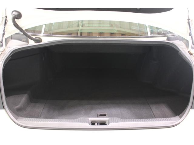 クラウンハイブリッド Ｇ－エグゼクティブ　Ｆｏｕｒ　純正８インチナビ　全周囲カメラ　フルセグＴＶ　禁煙車　温冷黒革シート　メモリー付きパワーシート　ステアリングヒーター　純正１８インチアルミホイール　ブラインドスポットモニター　レーダークルーズ（33枚目）