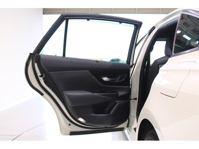 クラウンハイブリッド Ｇ－エグゼクティブ　Ｆｏｕｒ　純正８インチナビ　全周囲カメラ　フルセグＴＶ　禁煙車　温冷黒革シート　メモリー付きパワーシート　ステアリングヒーター　純正１８インチアルミホイール　ブラインドスポットモニター　レーダークルーズ（34枚目）